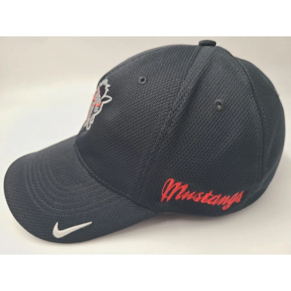 Nike Golf Mustangs Flex Fitted S-M Hat Cap Polyester Casual Logo Men Women Black